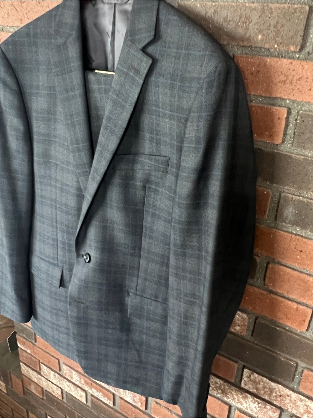Ryan Seacrest Distinction Gray Plaid Suit with Blue Windowpane - Picture 8 of 12